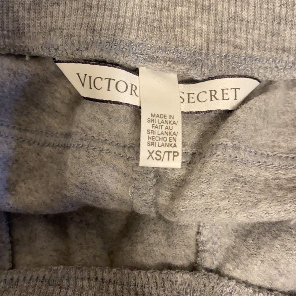 Tank top, zip up jacket, and shorts set - Picture 6 of 9